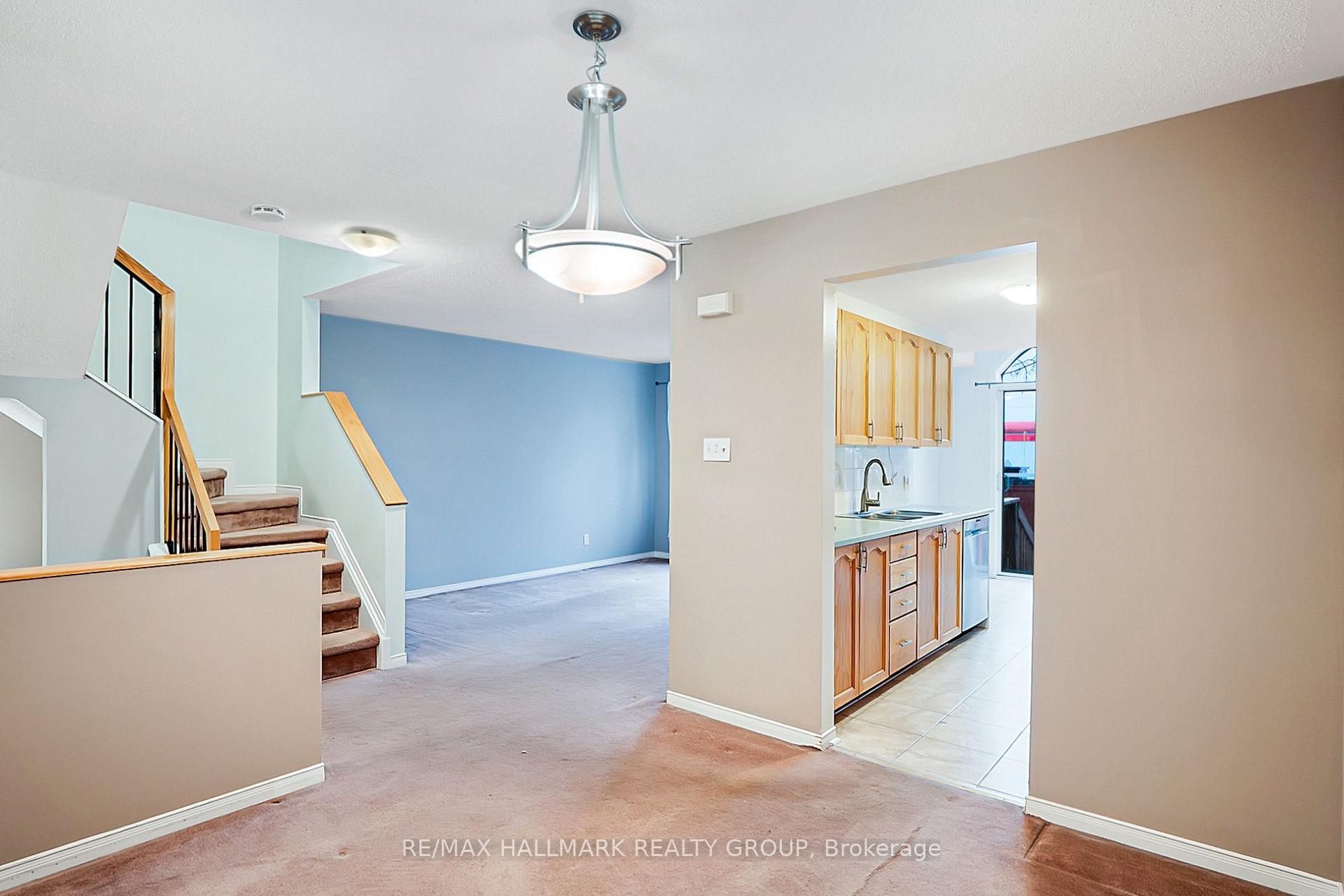 Photo 2 of 92 Southpointe Avenue, Ottawa, Barrhaven - Longfields — HOMEH