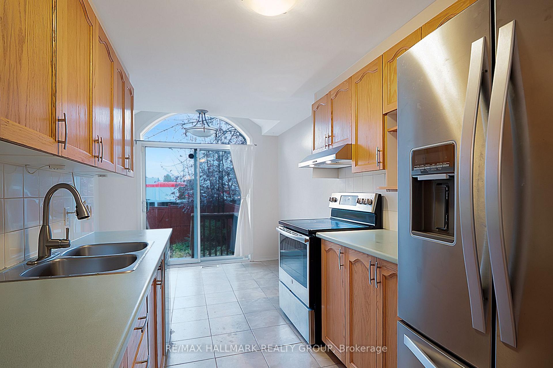 Photo 4 of 92 Southpointe Avenue, Ottawa, Barrhaven - Longfields — HOMEH