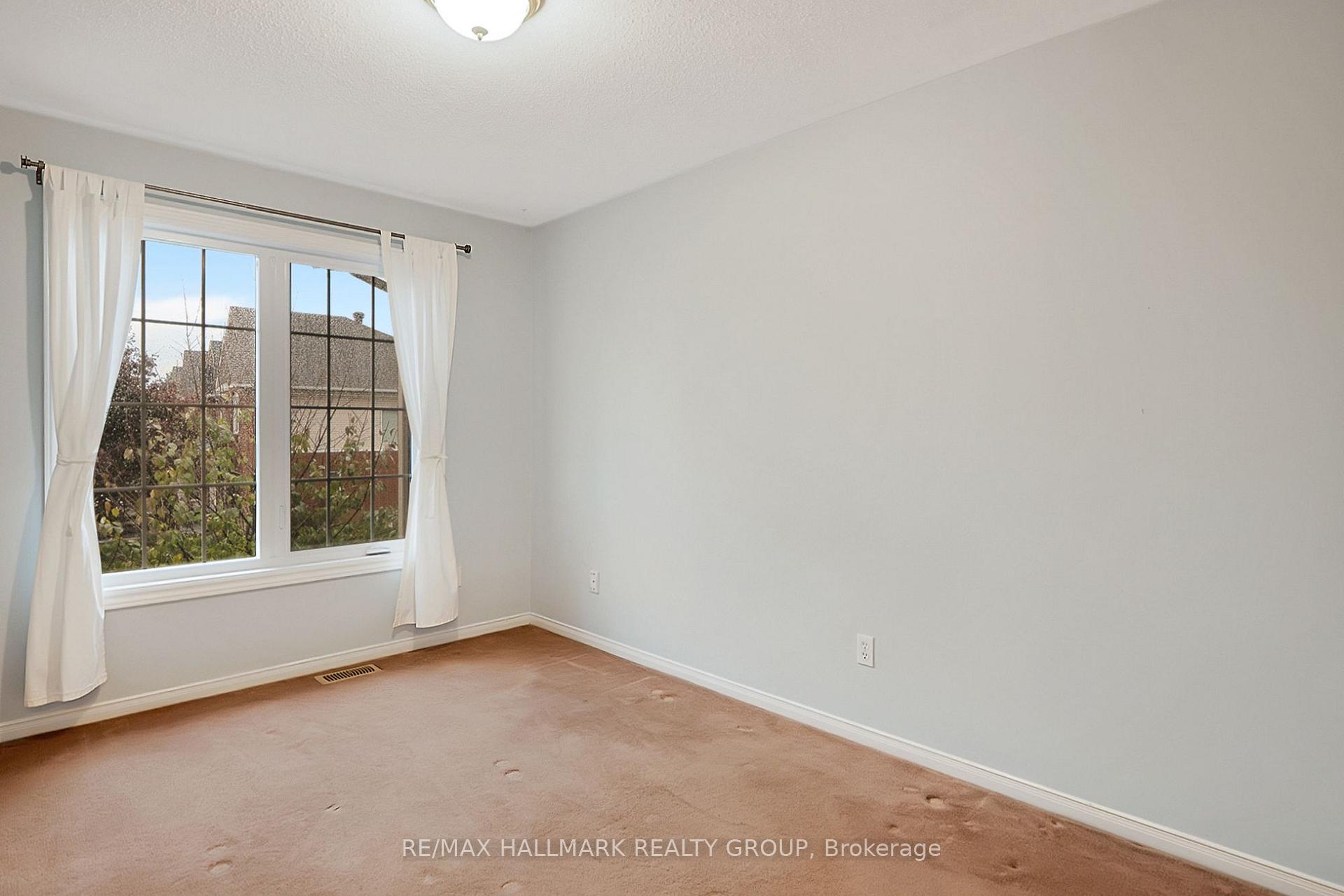 Photo 8 of 92 Southpointe Avenue, Ottawa, Barrhaven - Longfields — HOMEH