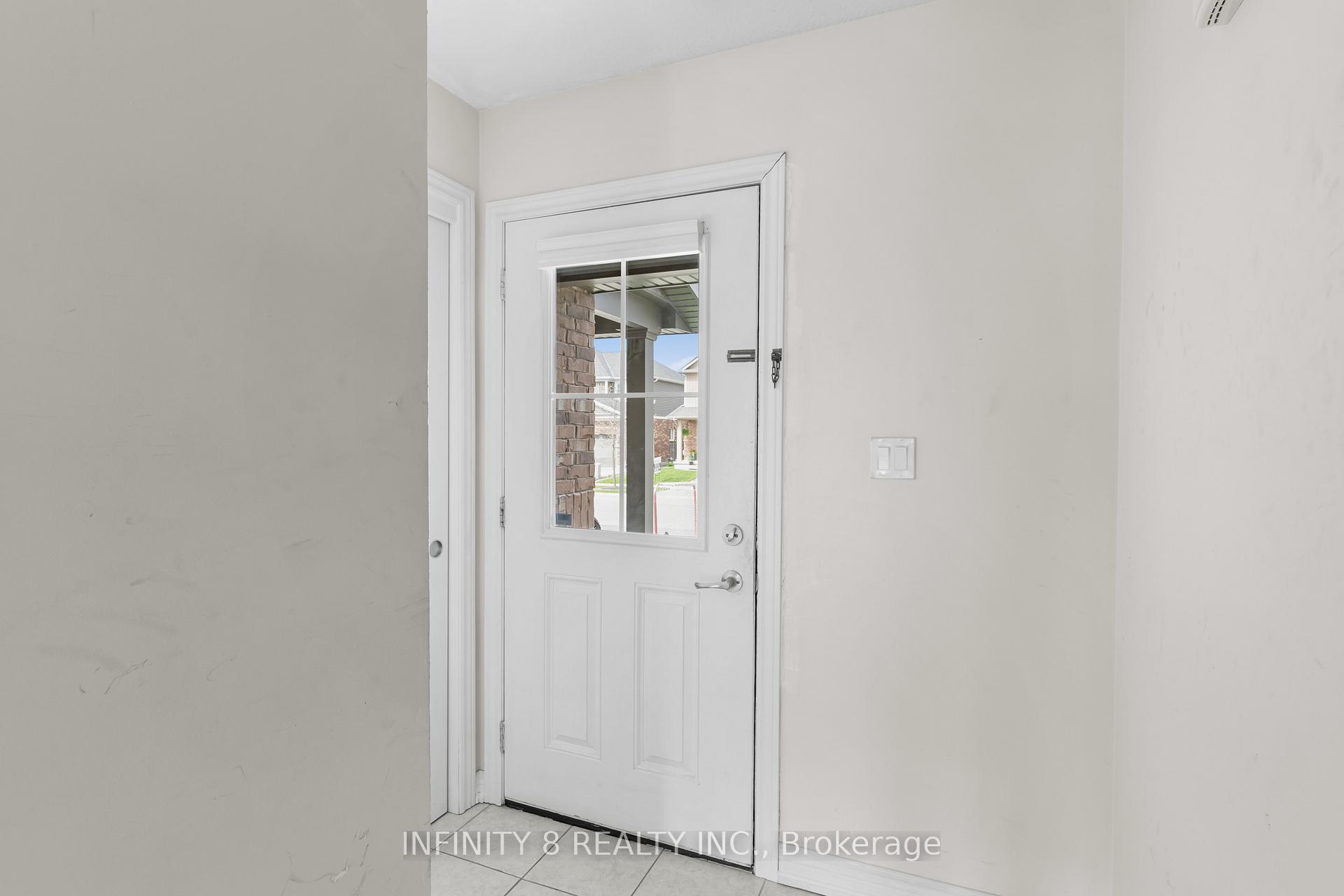 Photo 4 of 100 Roselawn Crescent, Welland, Coyle Creek — HOMEH