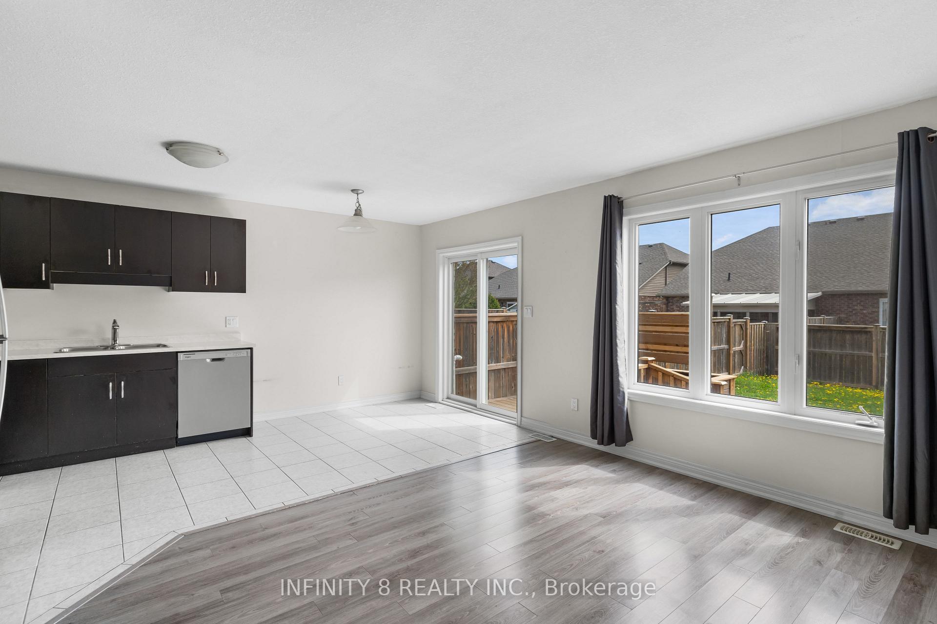 Photo 7 of 100 Roselawn Crescent, Welland, Coyle Creek — HOMEH