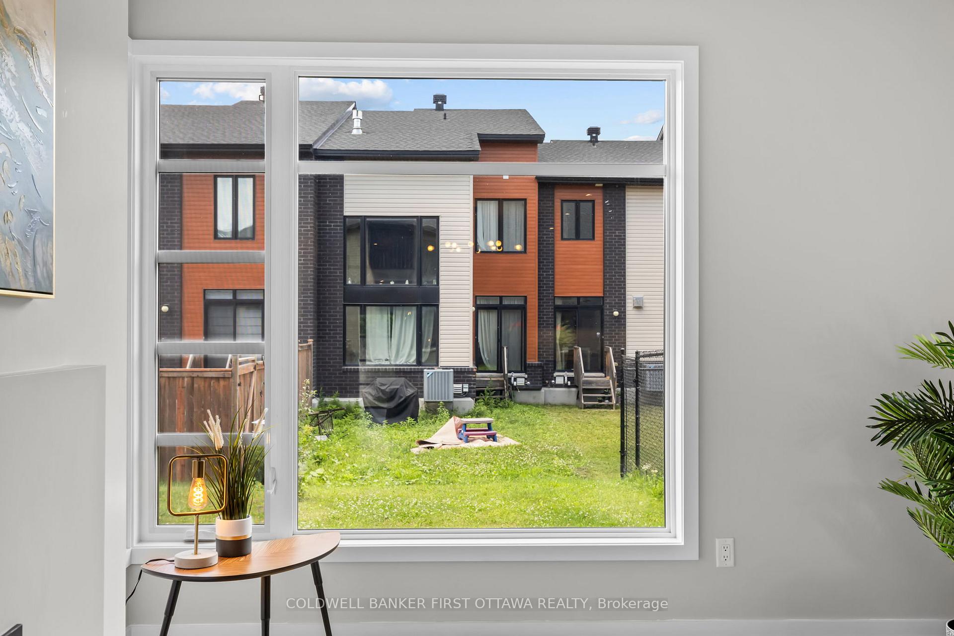 Photo 3 of 821 Quartet Avenue, Ottawa, Riverside South/Gloucester Glen — HOMEH