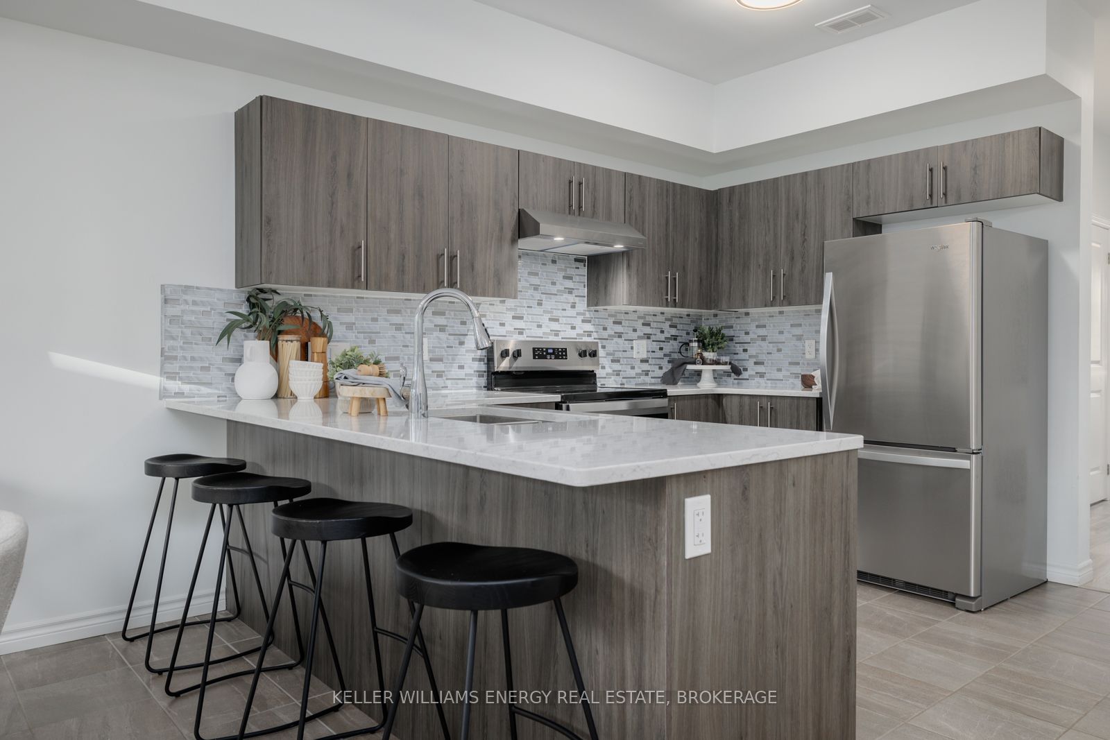 Photo 39 of 38 Thomas Bird Street, Clarington, Bowmanville — HOMEH