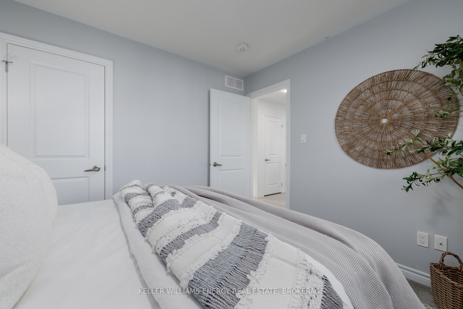 Photo 54 of 38 Thomas Bird Street, Clarington, Bowmanville — HOMEH