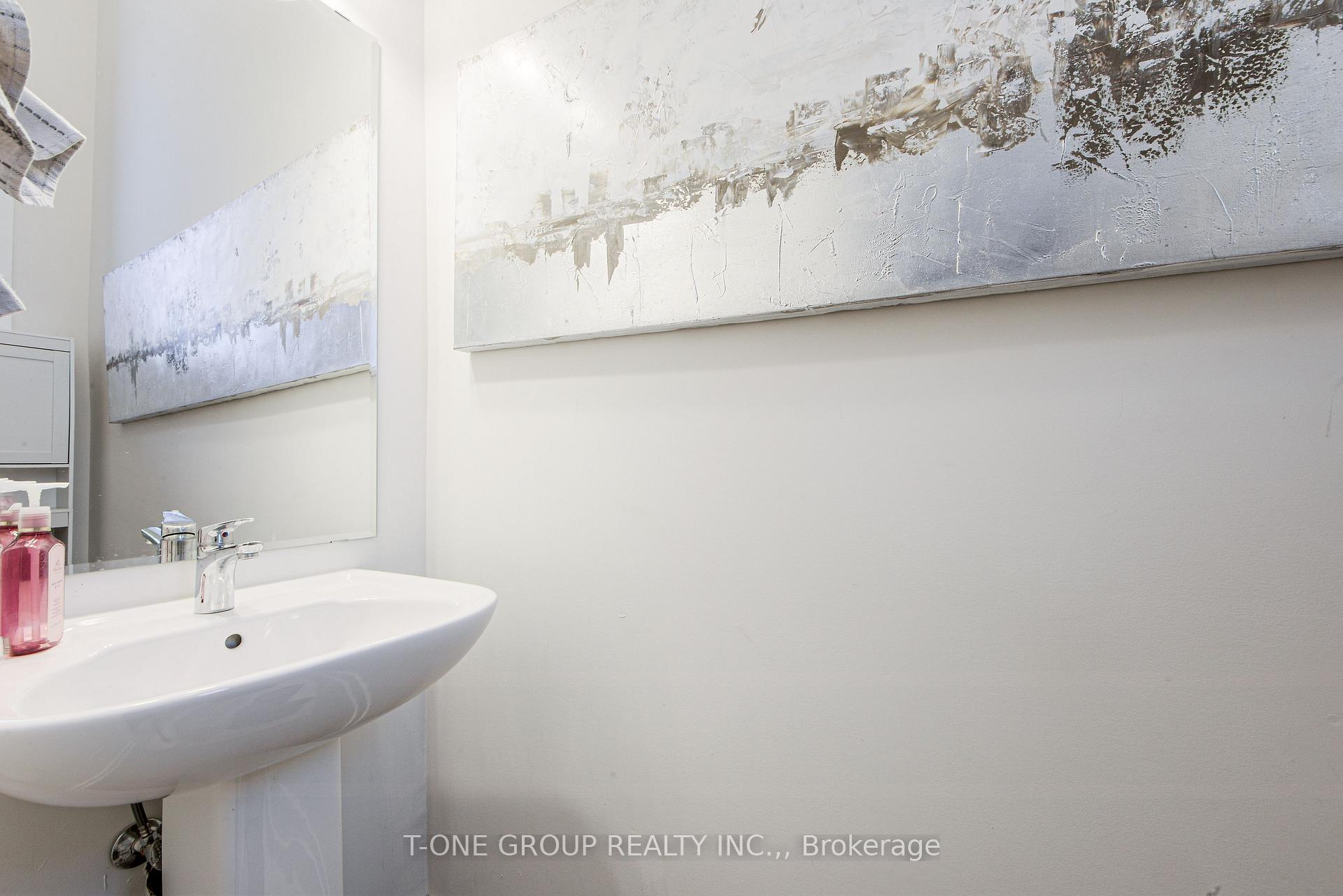 Photo 4 of 157 Rattenbury Road, Vaughan, Patterson — HOMEH