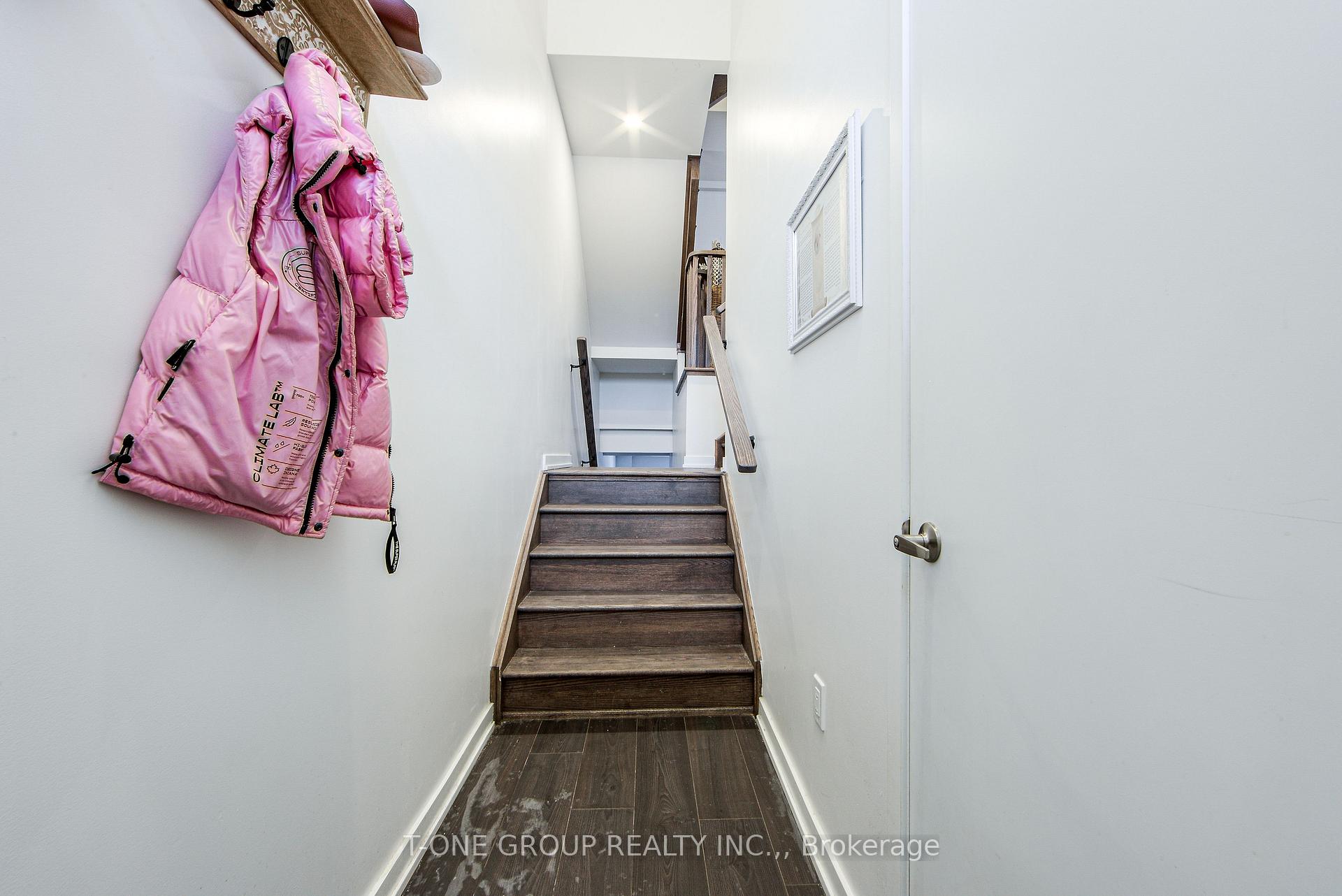Photo 5 of 157 Rattenbury Road, Vaughan, Patterson — HOMEH