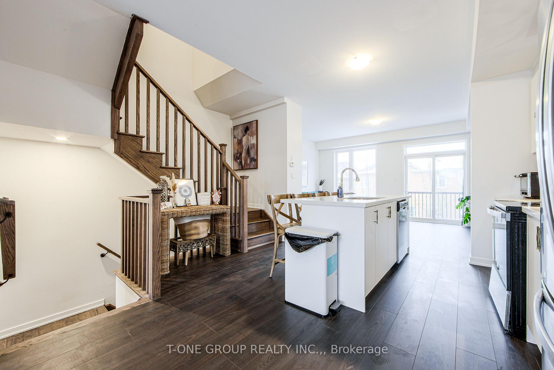 Photo 12 of 157 Rattenbury Road, Vaughan, Patterson — HOMEH