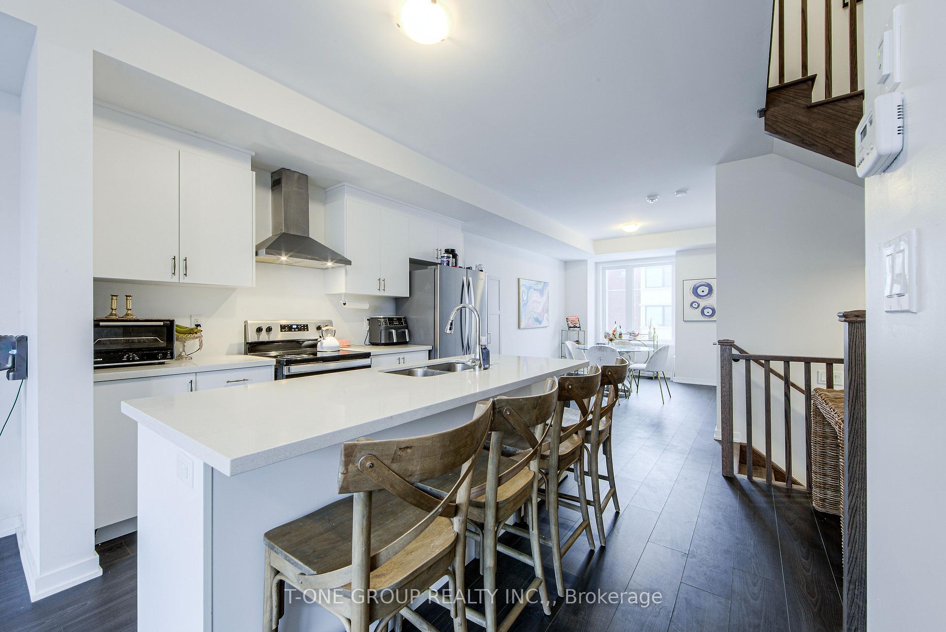 Photo 16 of 157 Rattenbury Road, Vaughan, Patterson — HOMEH