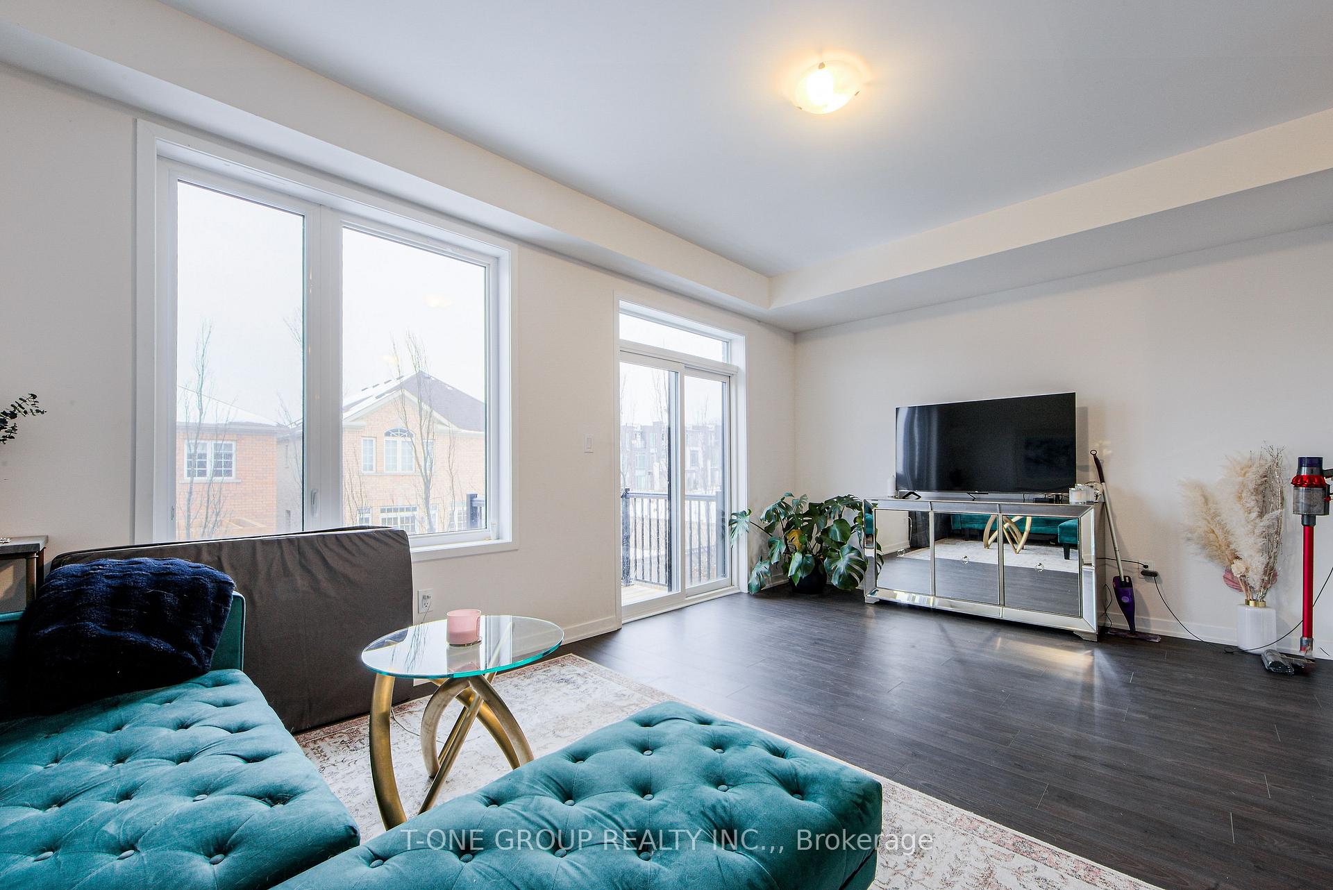Photo 20 of 157 Rattenbury Road, Vaughan, Patterson — HOMEH