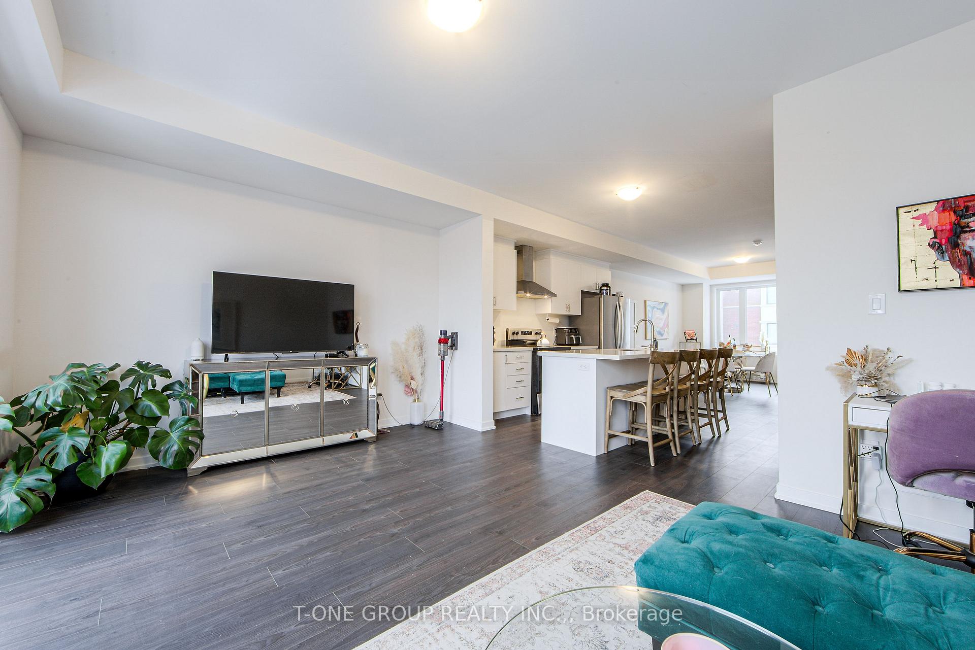 Photo 21 of 157 Rattenbury Road, Vaughan, Patterson — HOMEH