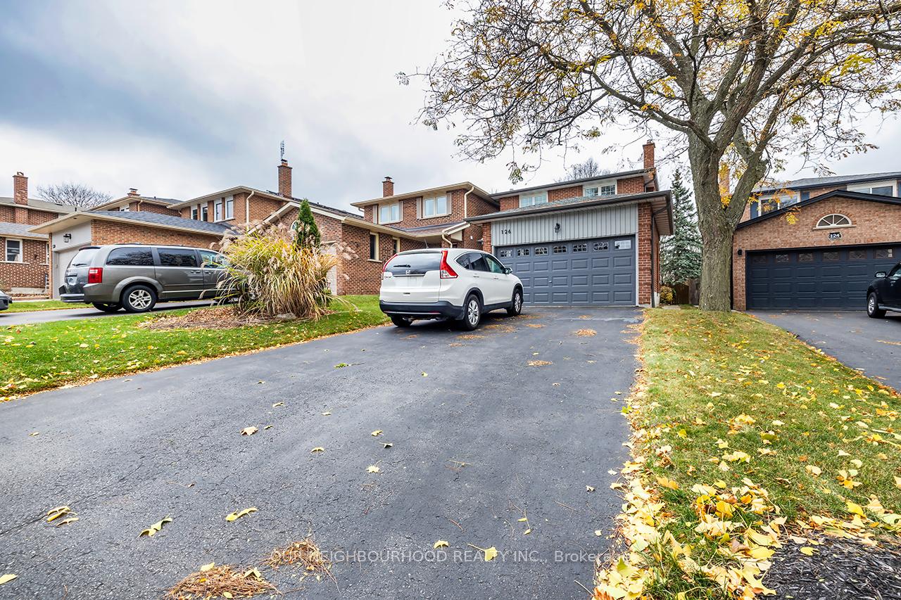Photo 5 of 126 Major Buttons Drive, Markham, Sherwood-Amberglen — HOMEH