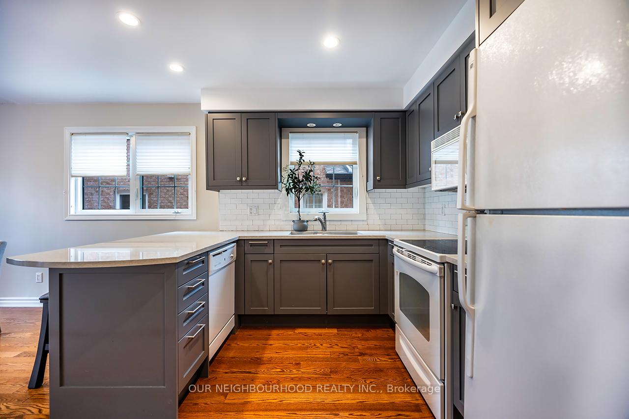 Photo 12 of 126 Major Buttons Drive, Markham, Sherwood-Amberglen — HOMEH
