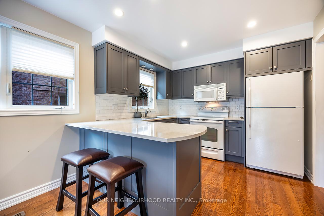 Photo 14 of 126 Major Buttons Drive, Markham, Sherwood-Amberglen — HOMEH