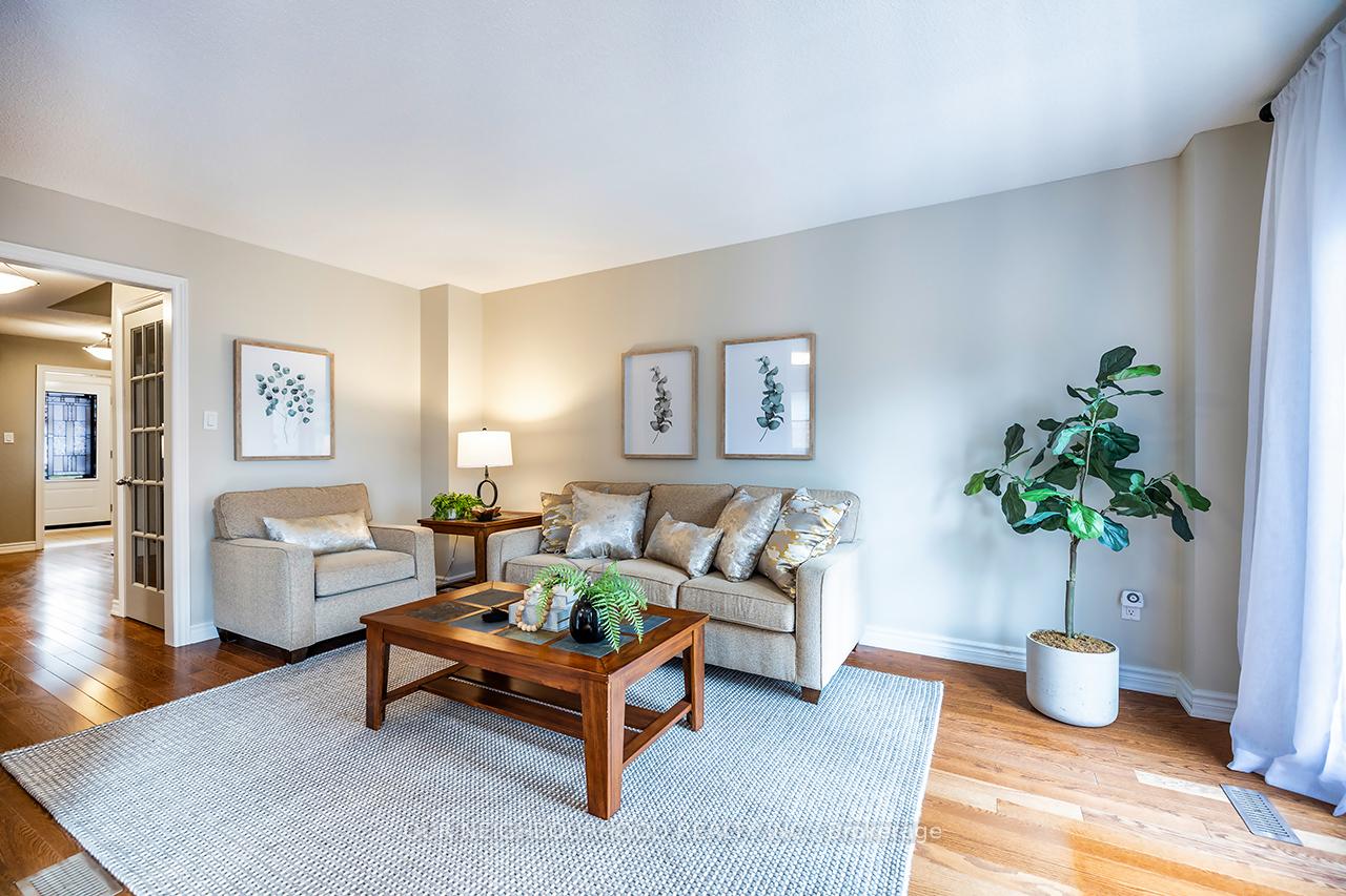 Photo 19 of 126 Major Buttons Drive, Markham, Sherwood-Amberglen — HOMEH