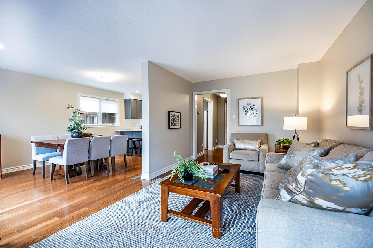 Photo 21 of 126 Major Buttons Drive, Markham, Sherwood-Amberglen — HOMEH
