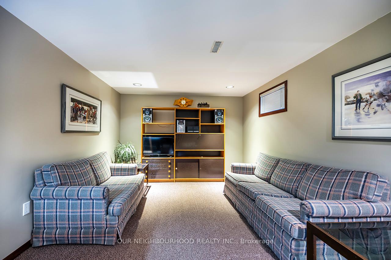 Photo 40 of 126 Major Buttons Drive, Markham, Sherwood-Amberglen — HOMEH