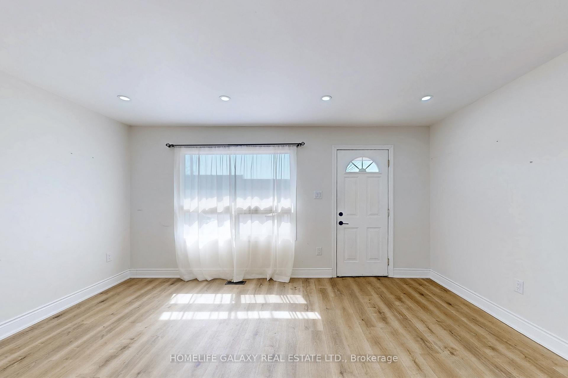 Photo 5 of 16 Queen Street, Ajax, Central — HOMEH