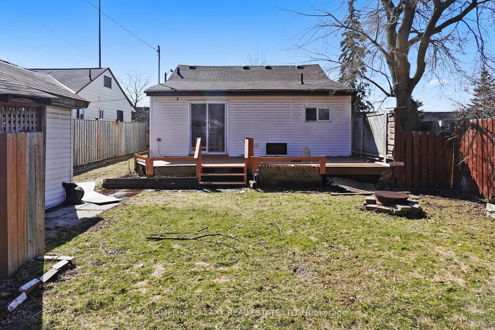 Photo 19 of 16 Queen Street, Ajax, Central — HOMEH