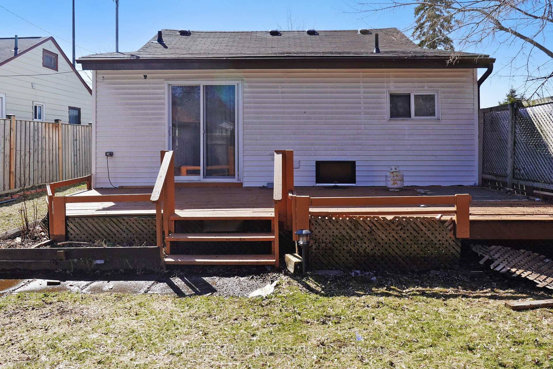 Photo 20 of 16 Queen Street, Ajax, Central — HOMEH