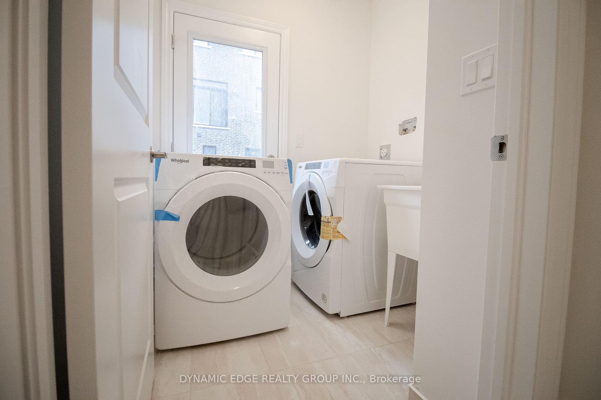 Photo 5 of 90 Paradox Street, Vaughan, Elder Mills — HOMEH