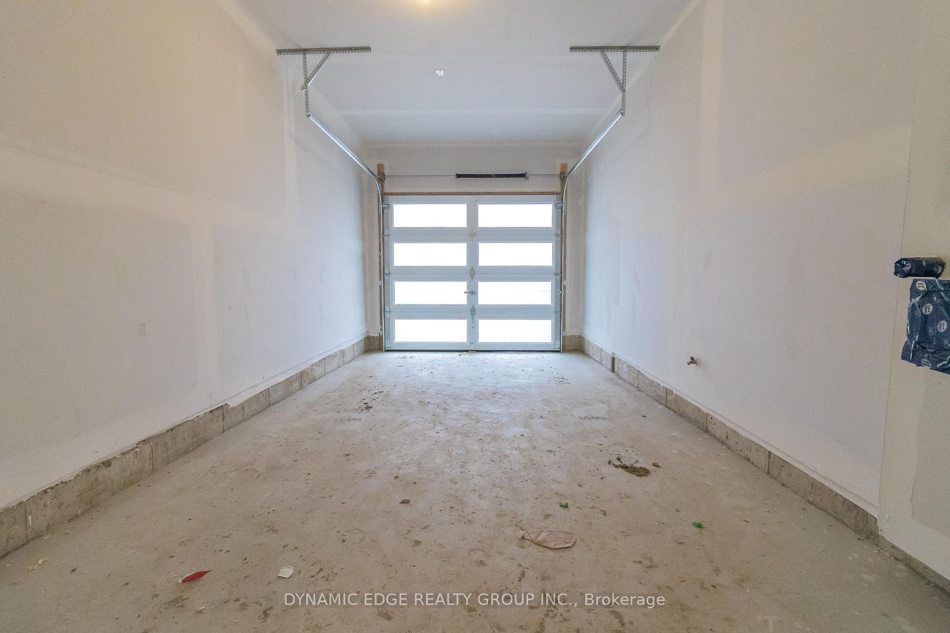 Photo 6 of 90 Paradox Street, Vaughan, Elder Mills — HOMEH