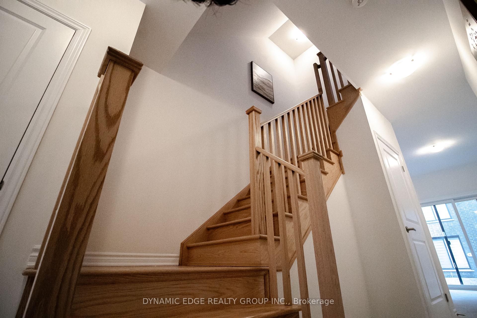 Photo 8 of 90 Paradox Street, Vaughan, Elder Mills — HOMEH