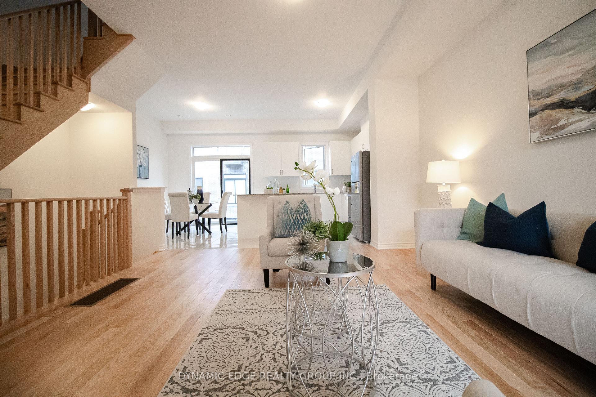 Photo 10 of 90 Paradox Street, Vaughan, Elder Mills — HOMEH