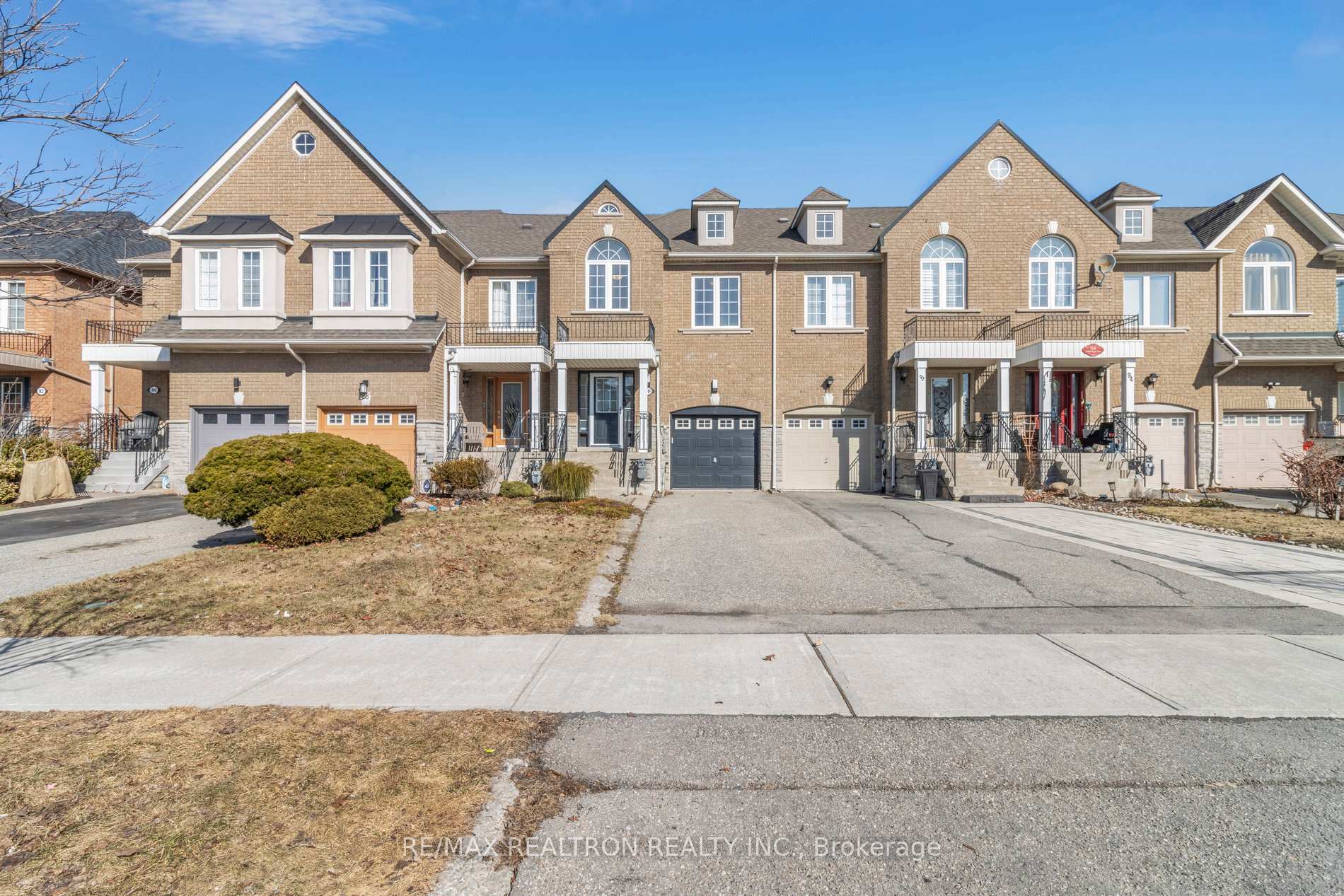 Photo 2 of 90 Maple Sugar Lane, Vaughan, Patterson — HOMEH