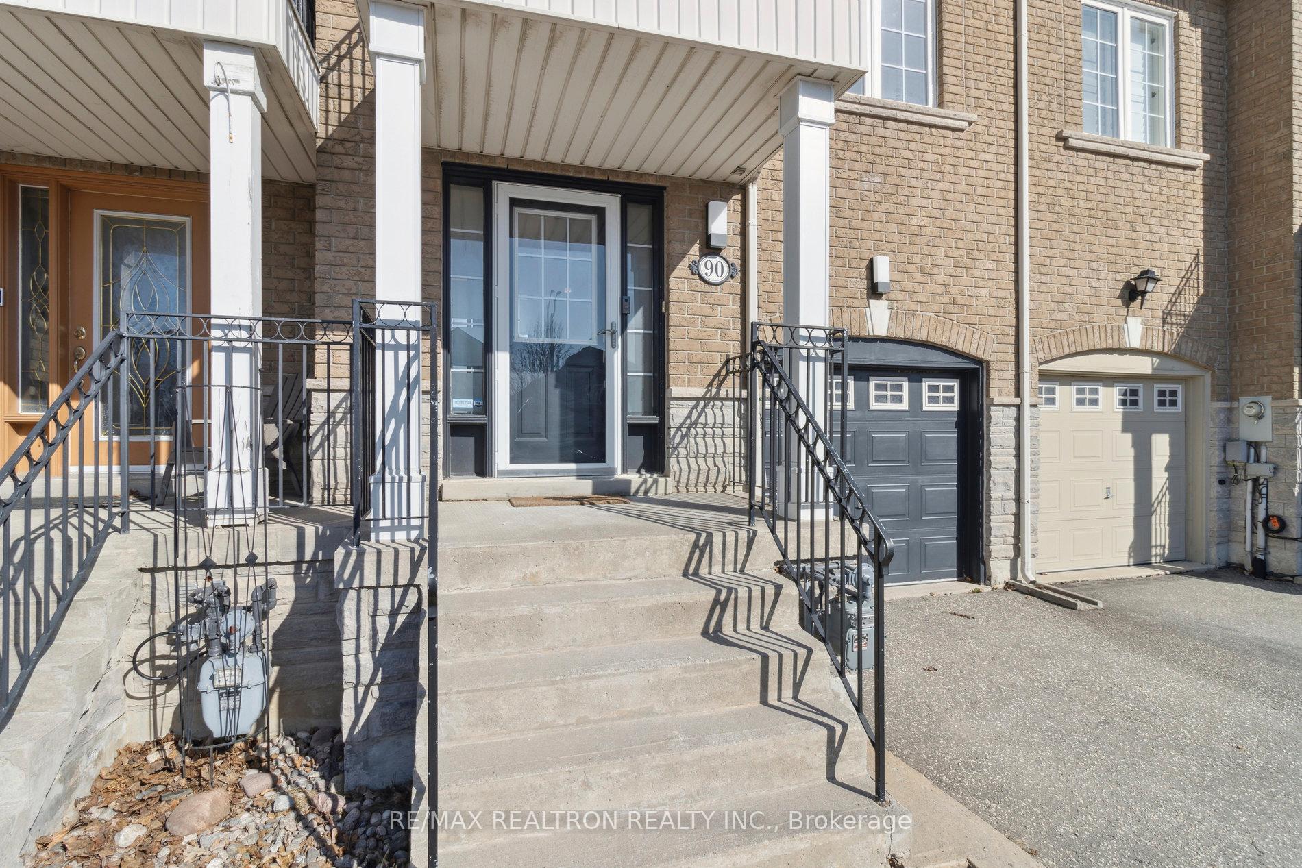 Photo 4 of 90 Maple Sugar Lane, Vaughan, Patterson — HOMEH