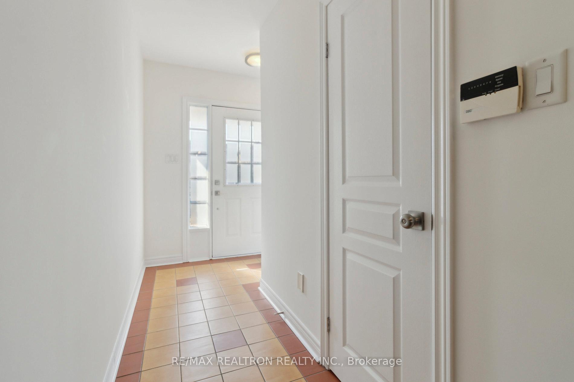 Photo 5 of 90 Maple Sugar Lane, Vaughan, Patterson — HOMEH