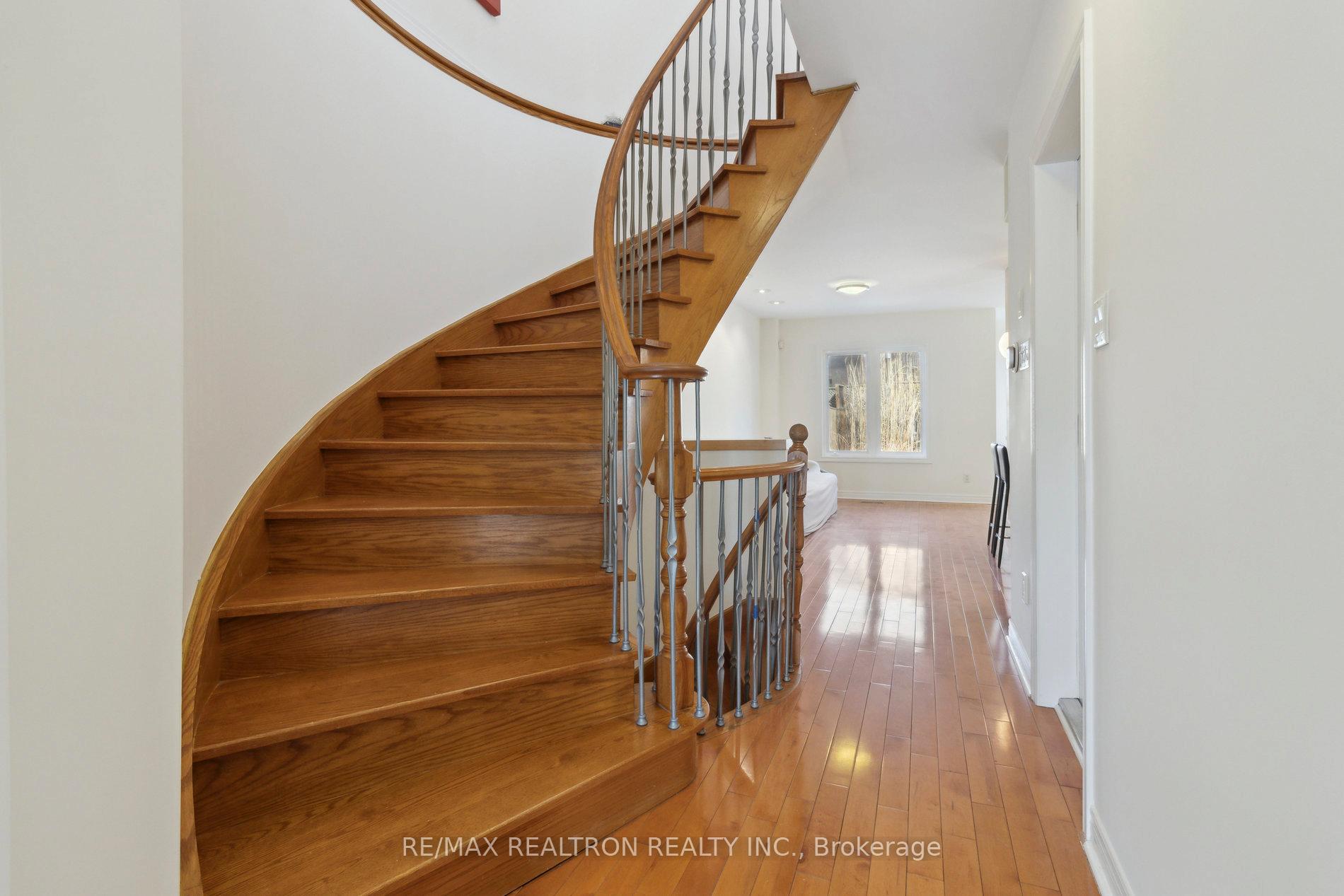 Photo 8 of 90 Maple Sugar Lane, Vaughan, Patterson — HOMEH