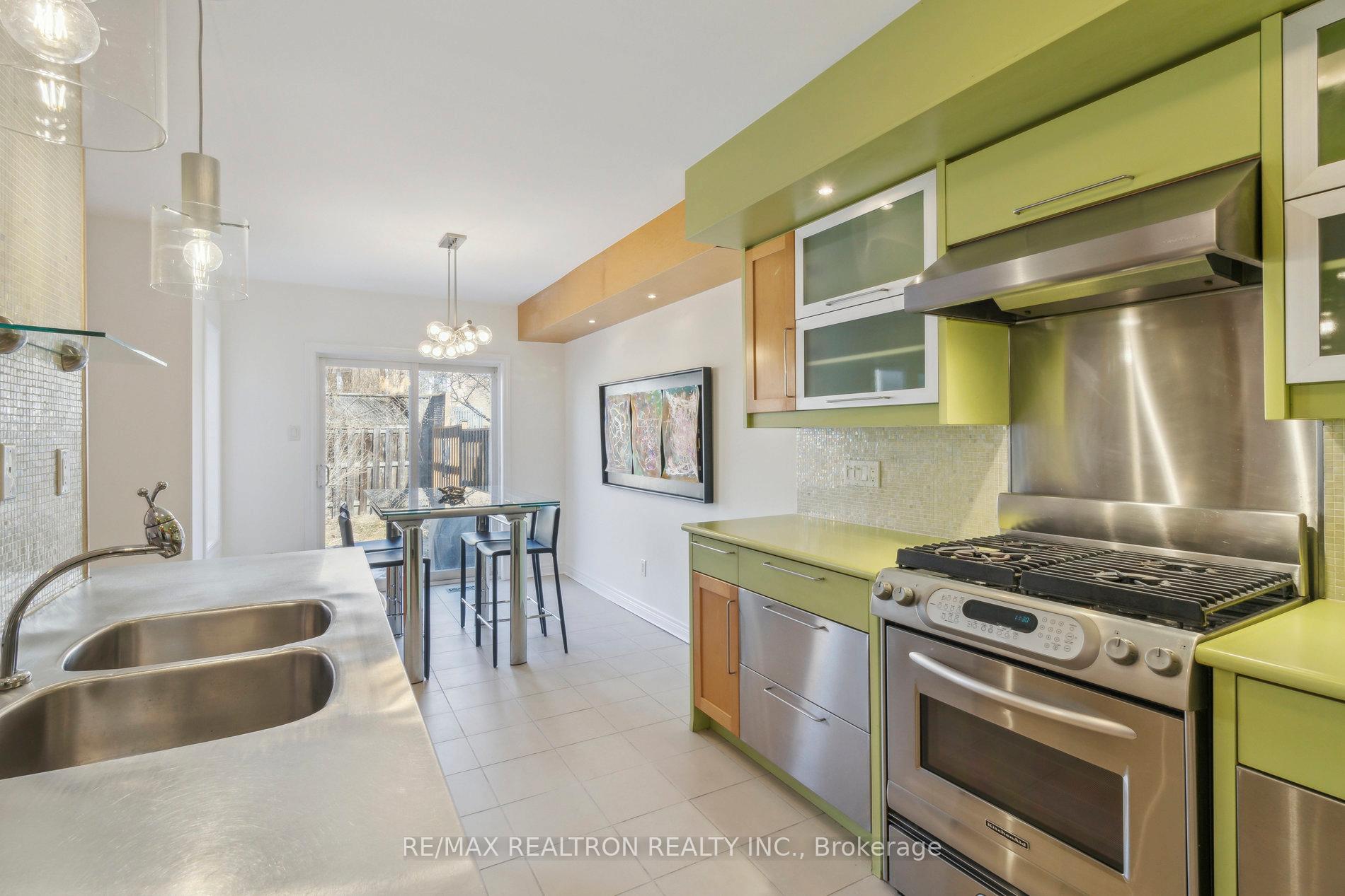 Photo 15 of 90 Maple Sugar Lane, Vaughan, Patterson — HOMEH
