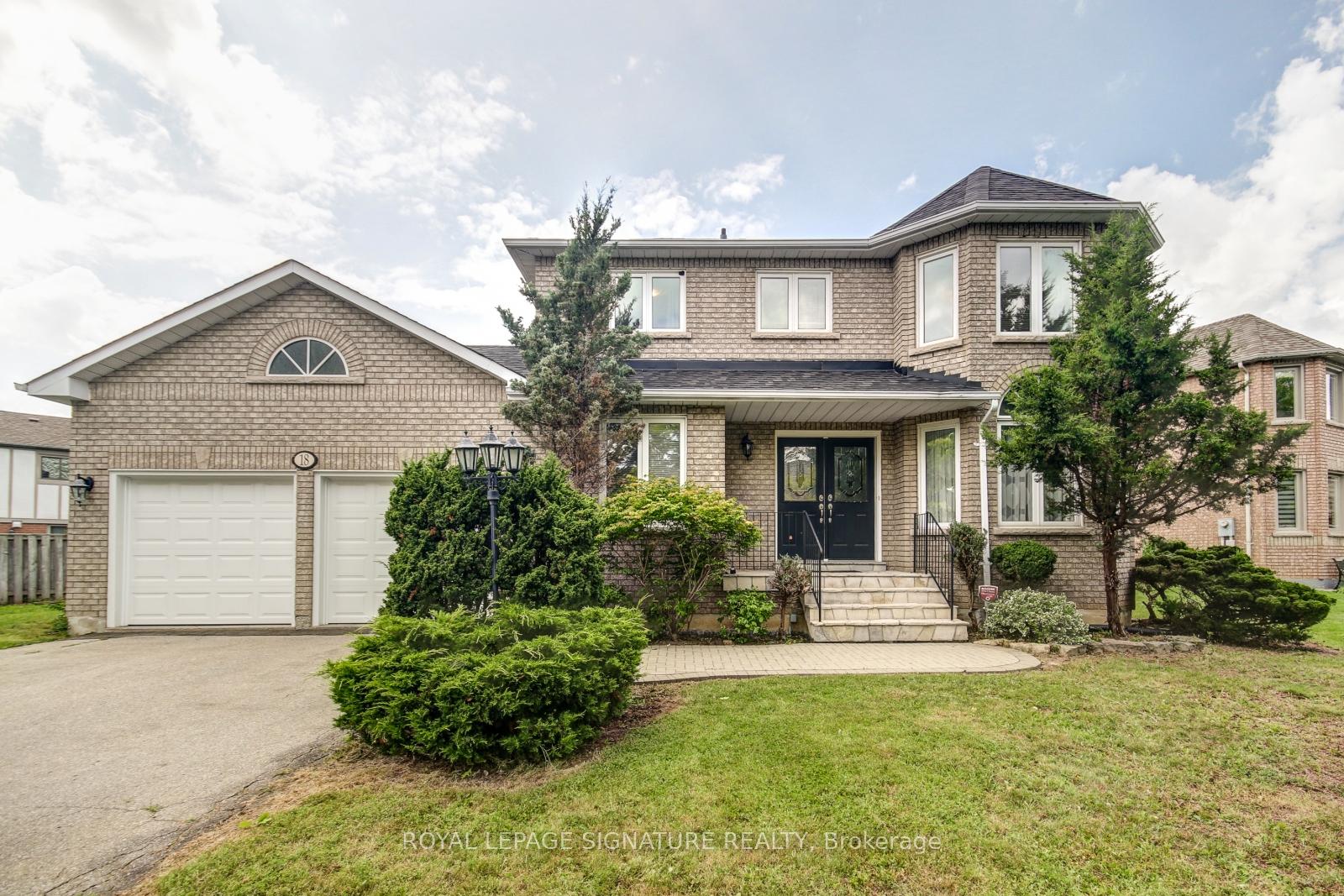 Photo 4 of 18 Inverness Close, Vaughan, Maple — HOMEH