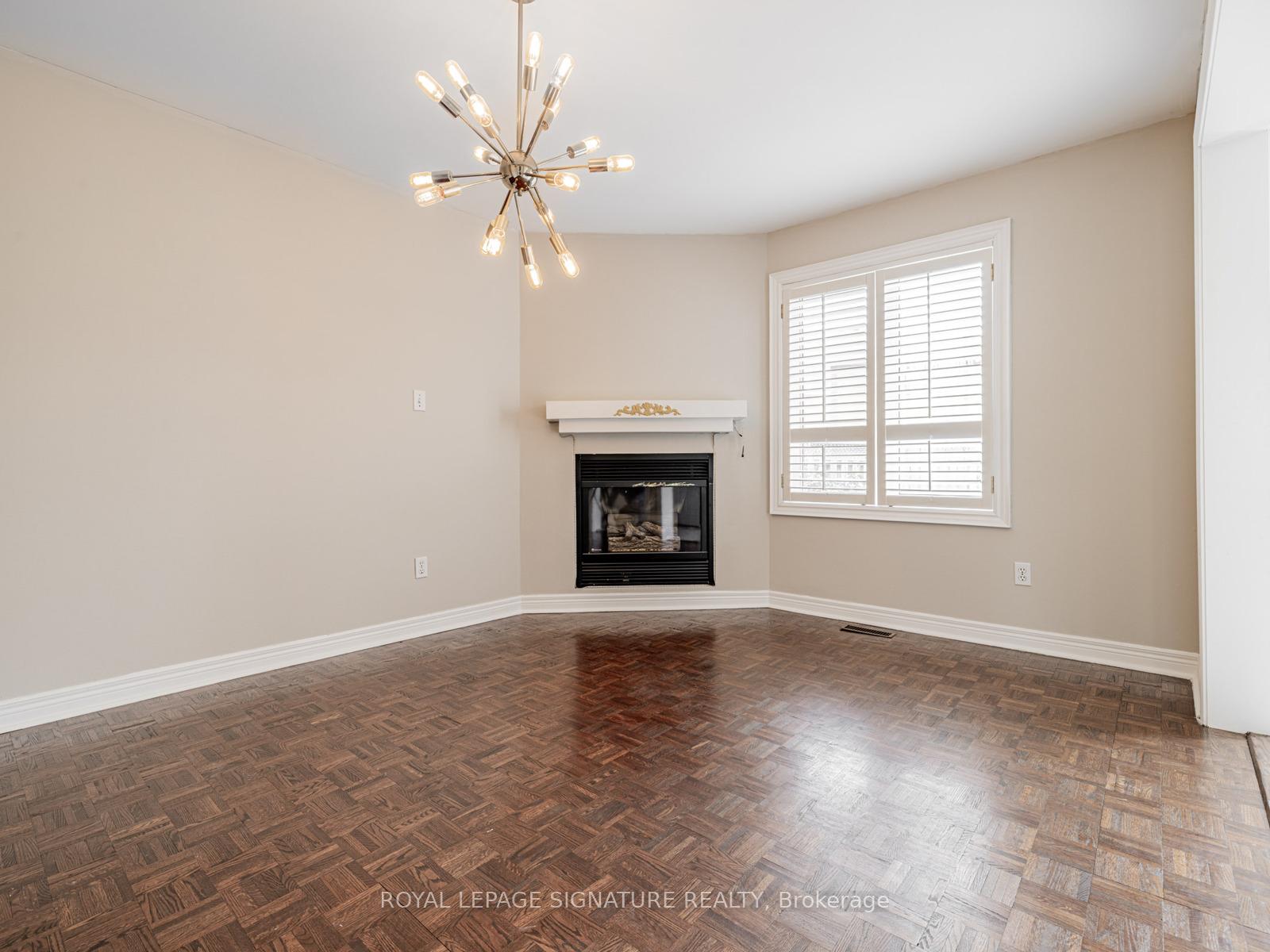 Photo 20 of 18 Inverness Close, Vaughan, Maple — HOMEH