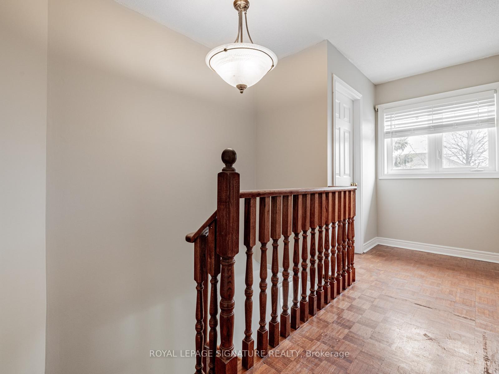 Photo 25 of 18 Inverness Close, Vaughan, Maple — HOMEH