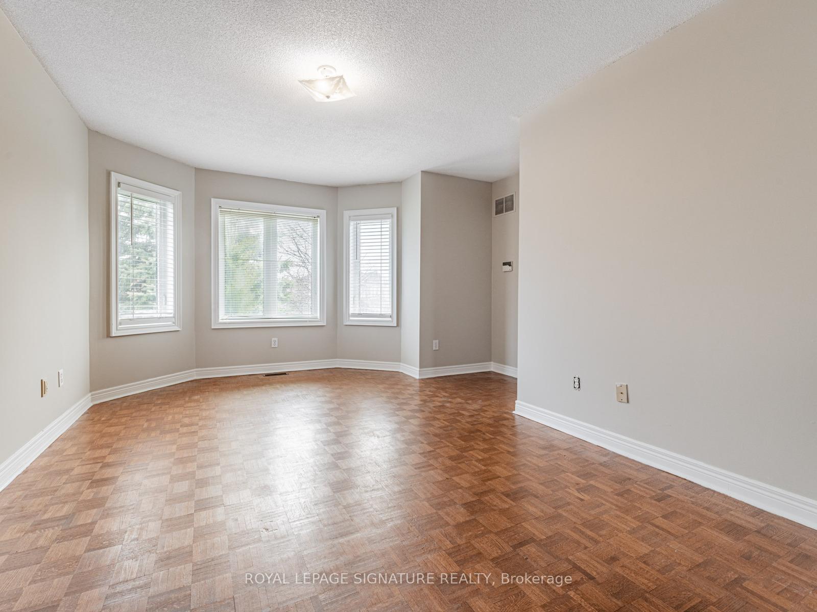 Photo 29 of 18 Inverness Close, Vaughan, Maple — HOMEH
