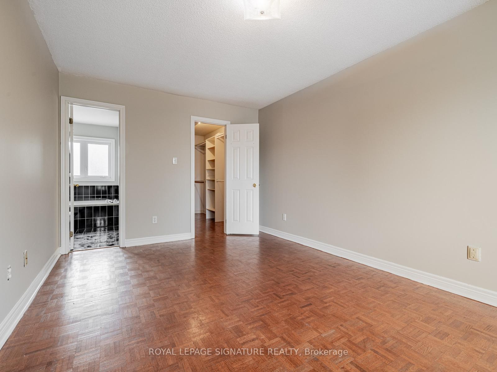 Photo 32 of 18 Inverness Close, Vaughan, Maple — HOMEH