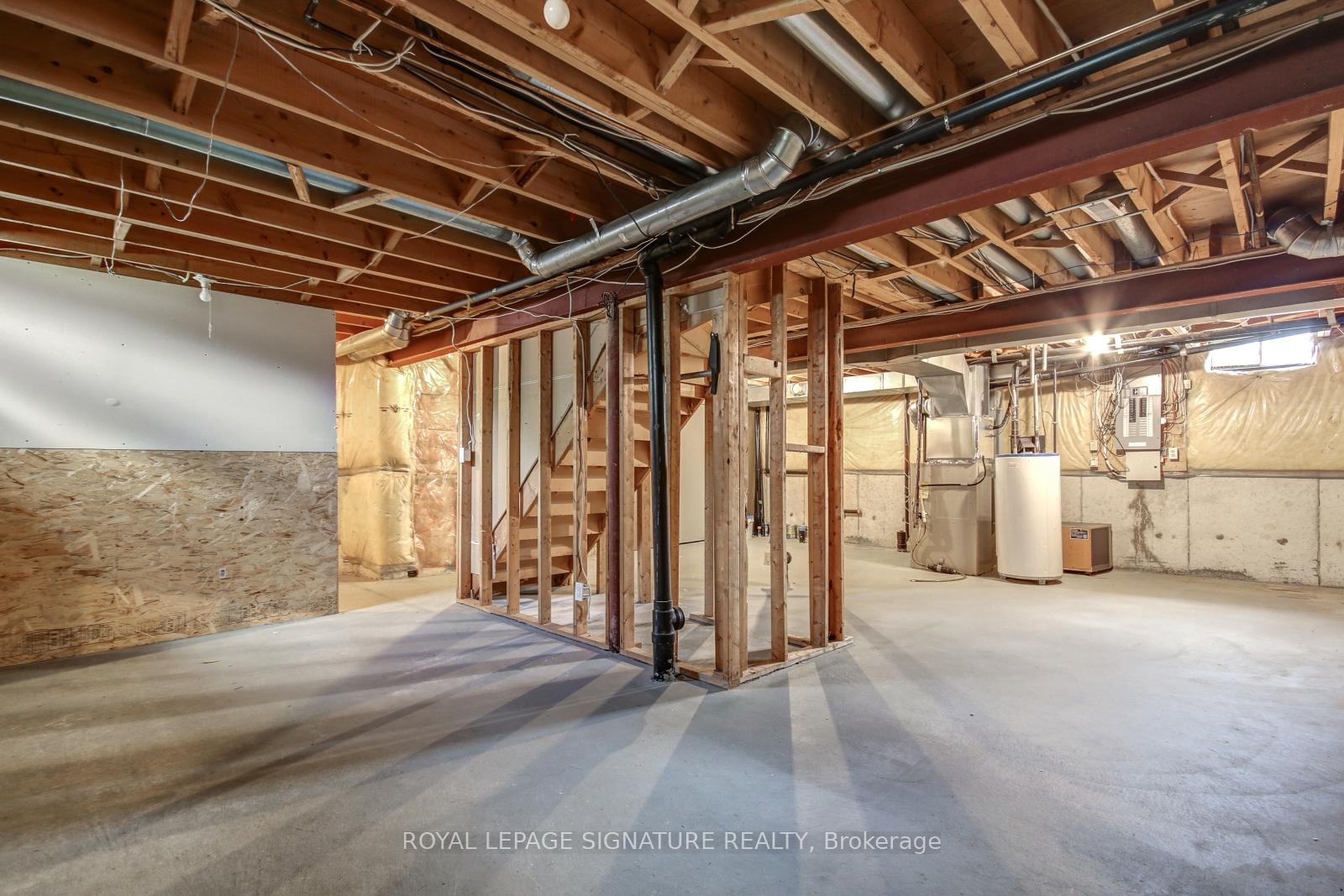 Photo 36 of 18 Inverness Close, Vaughan, Maple — HOMEH