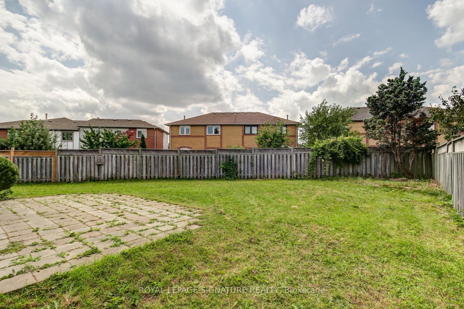 Photo 41 of 18 Inverness Close, Vaughan, Maple — HOMEH
