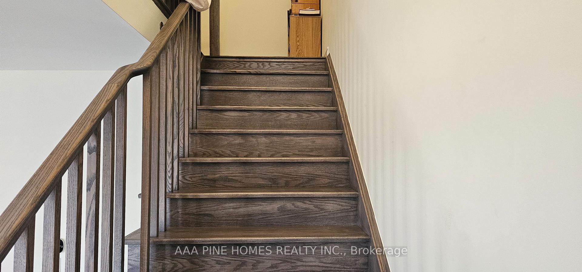 Photo 16 of 105 Barkerville Drive, Whitby, Rural Whitby — HOMEH