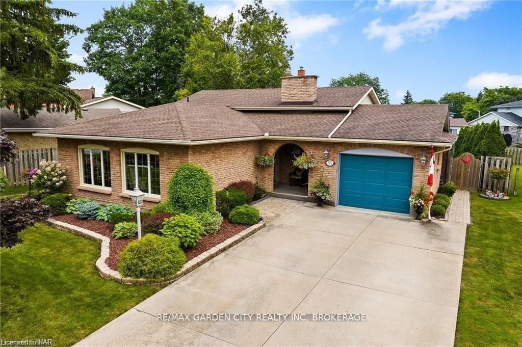 Front of 55 Sherwood Forest Trail