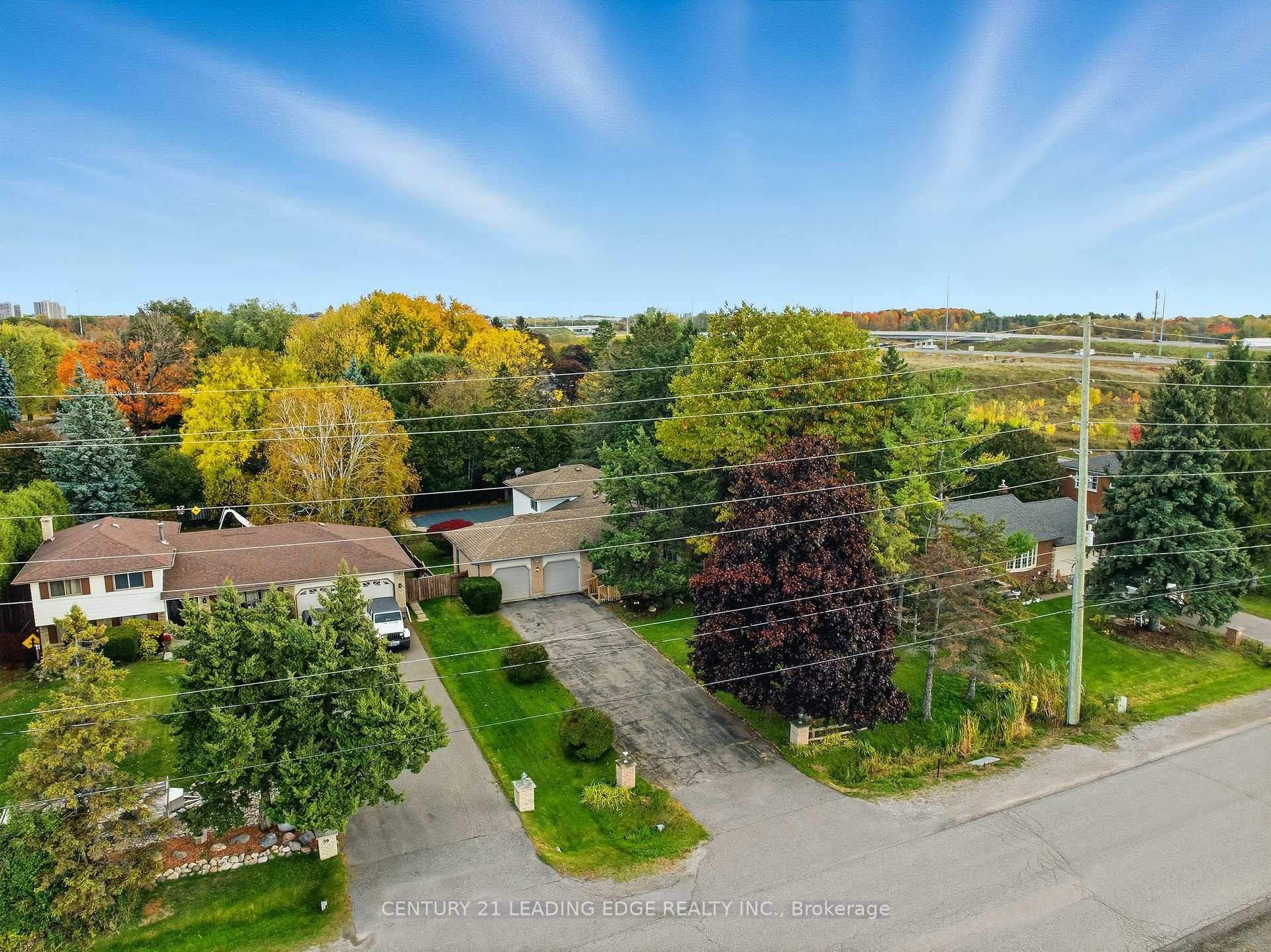 Photo 4 of 63 Lakeridge Road S, Whitby, Rural Whitby — HOMEH
