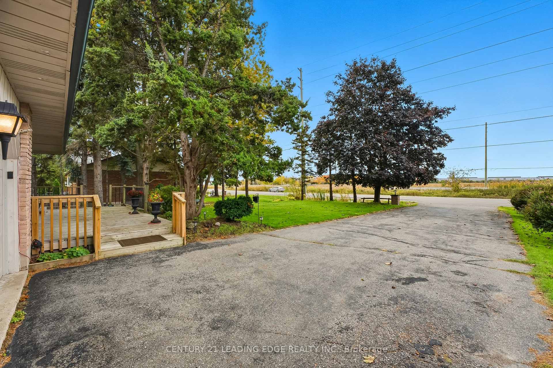 Photo 6 of 63 Lakeridge Road S, Whitby, Rural Whitby — HOMEH