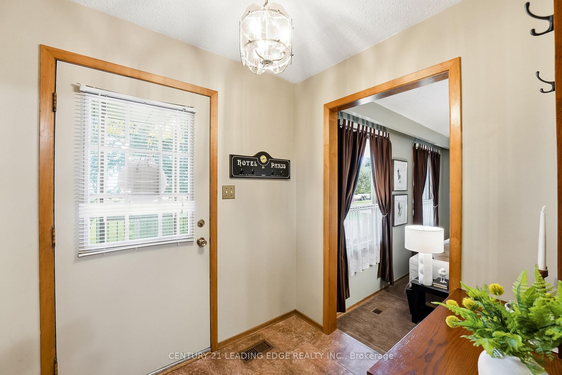 Photo 11 of 63 Lakeridge Road S, Whitby, Rural Whitby — HOMEH