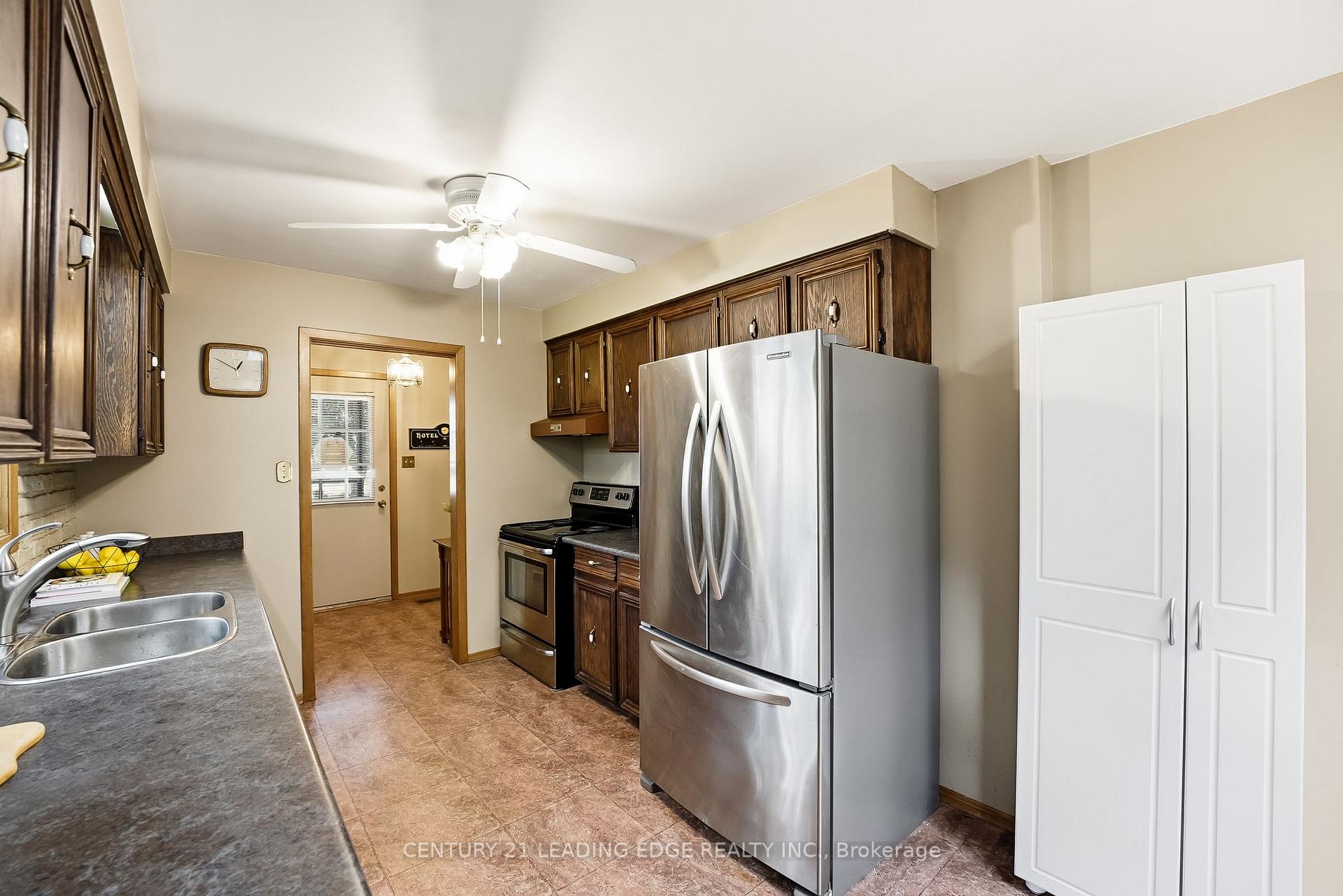 Photo 22 of 63 Lakeridge Road S, Whitby, Rural Whitby — HOMEH