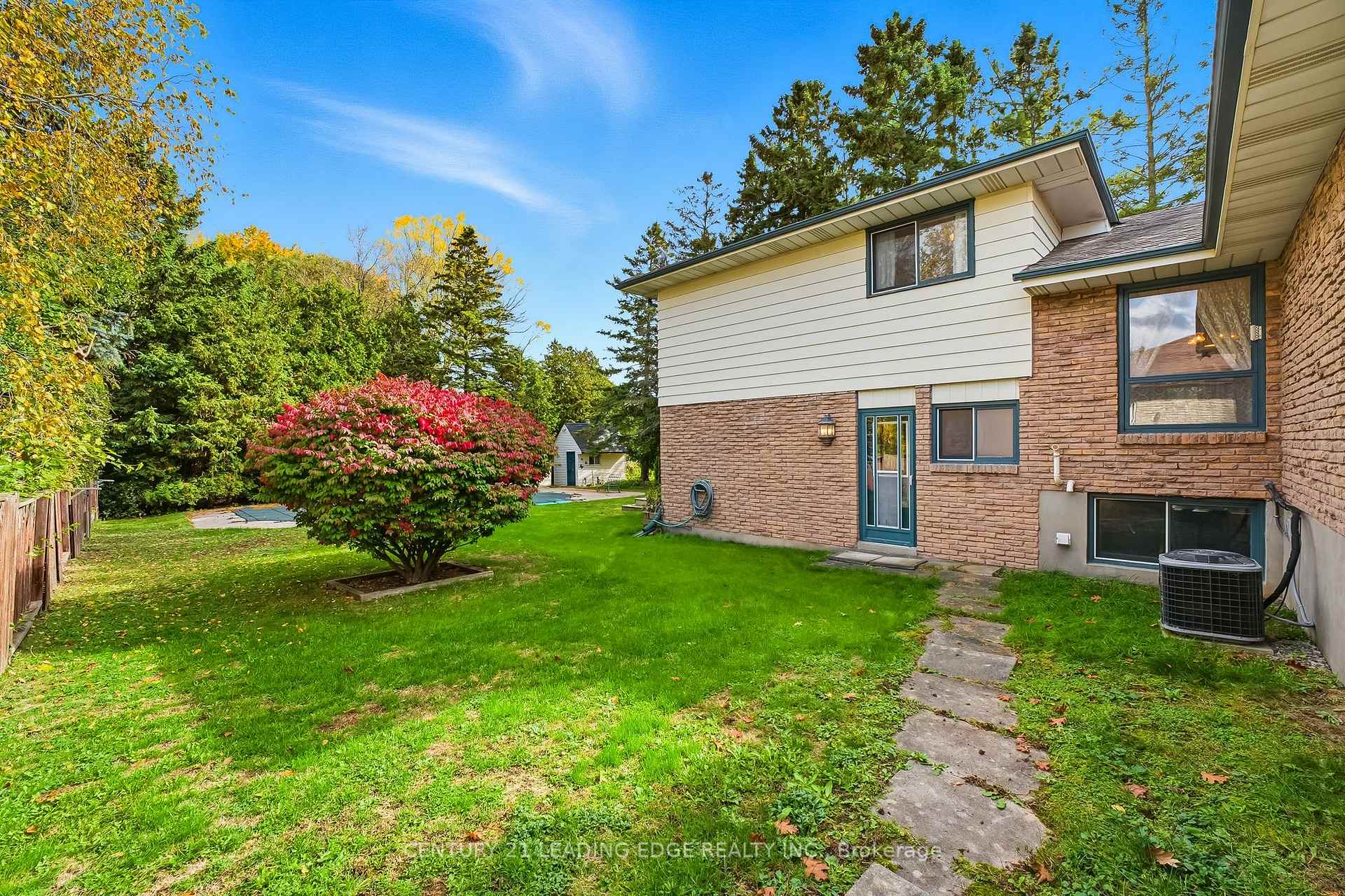Photo 48 of 63 Lakeridge Road S, Whitby, Rural Whitby — HOMEH