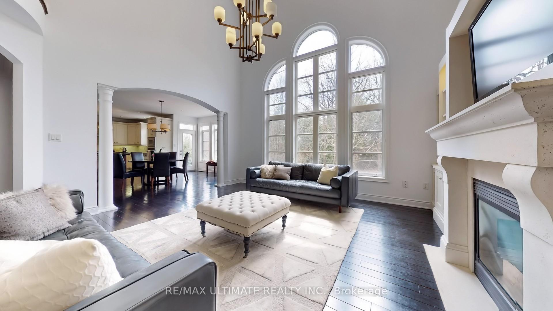 Photo 7 of 133 Cook's Mill Crescent, Vaughan, Patterson — HOMEH