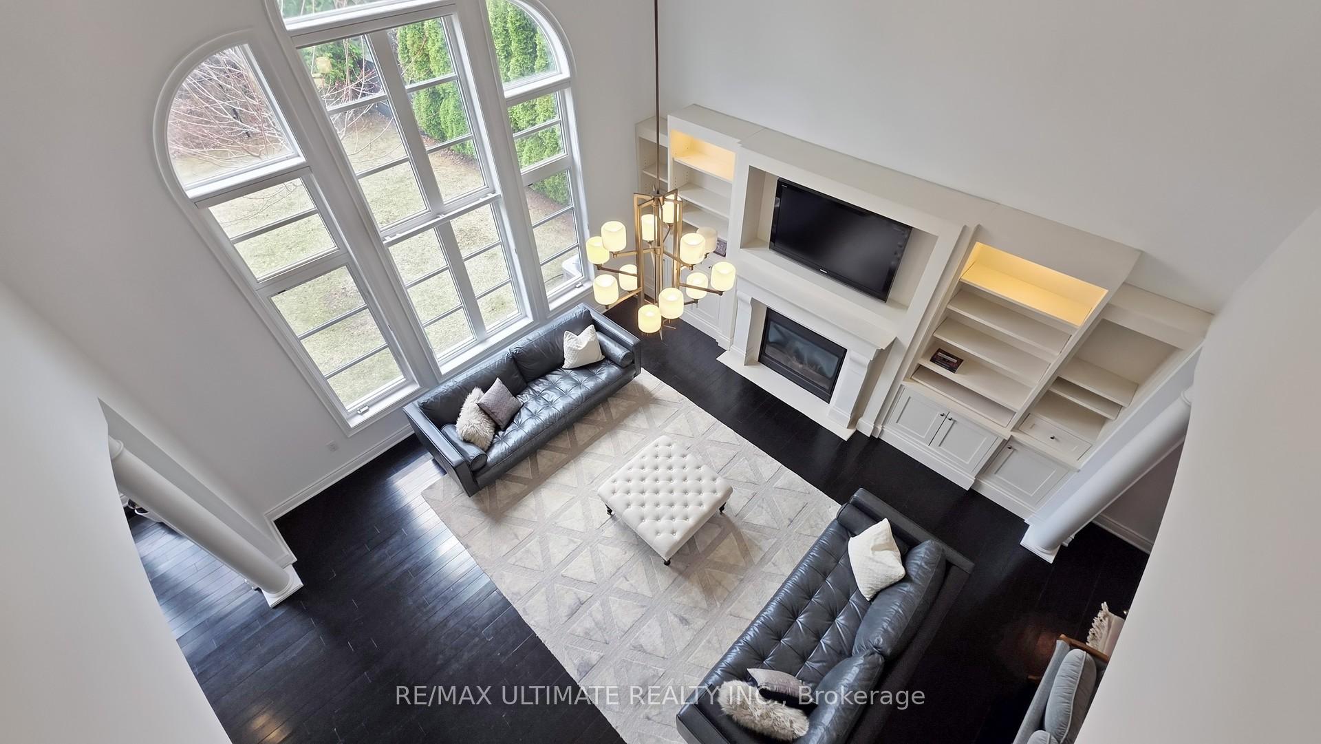 Photo 10 of 133 Cook's Mill Crescent, Vaughan, Patterson — HOMEH