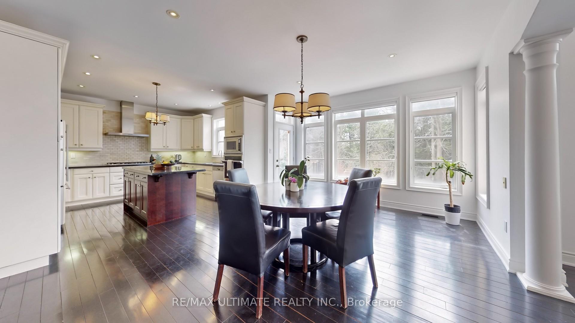 Photo 11 of 133 Cook's Mill Crescent, Vaughan, Patterson — HOMEH