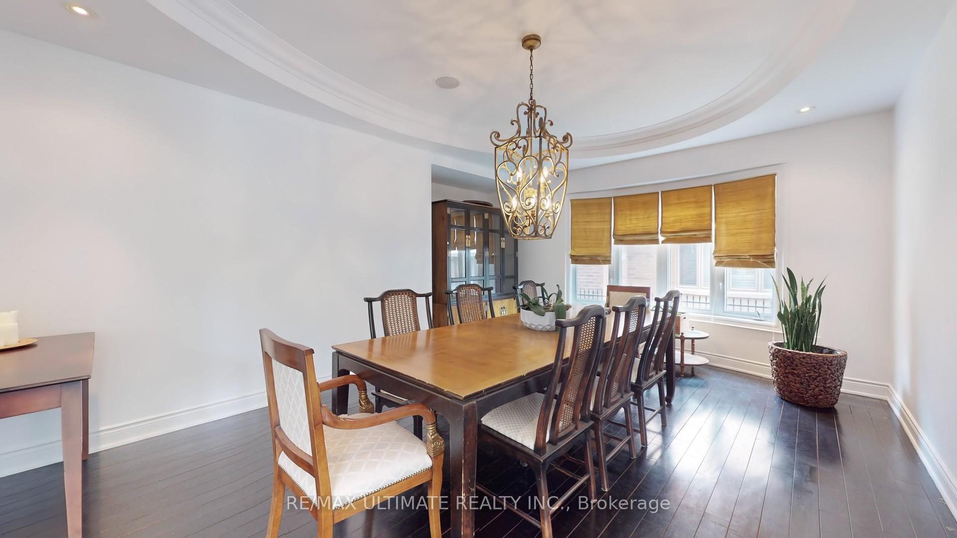 Photo 15 of 133 Cook's Mill Crescent, Vaughan, Patterson — HOMEH